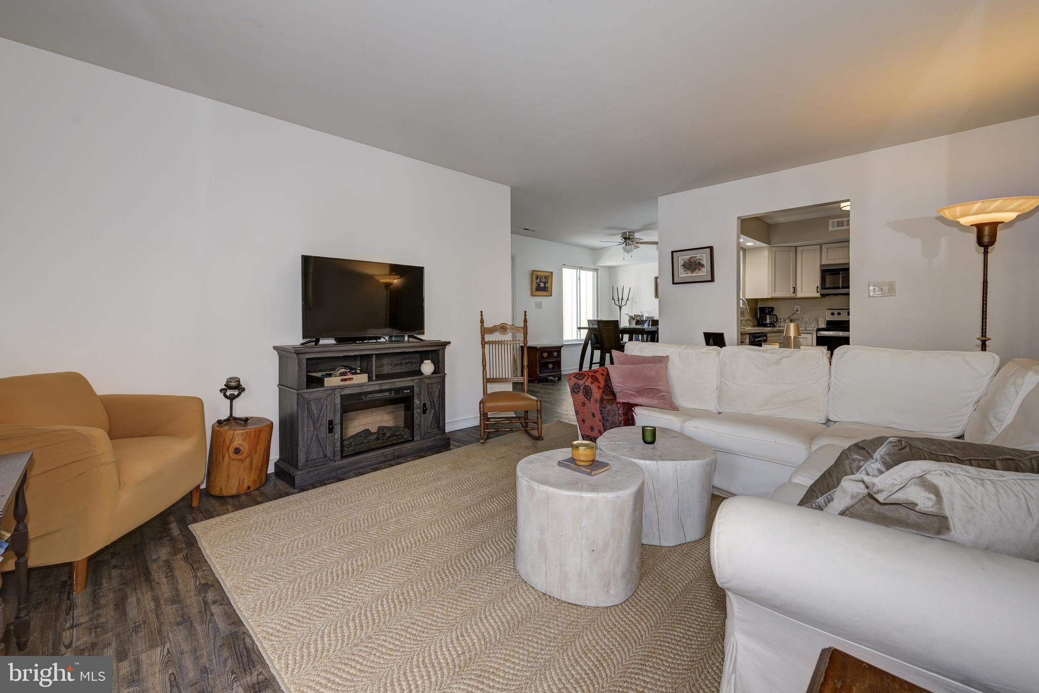 375 WOODLAKE DRIVE