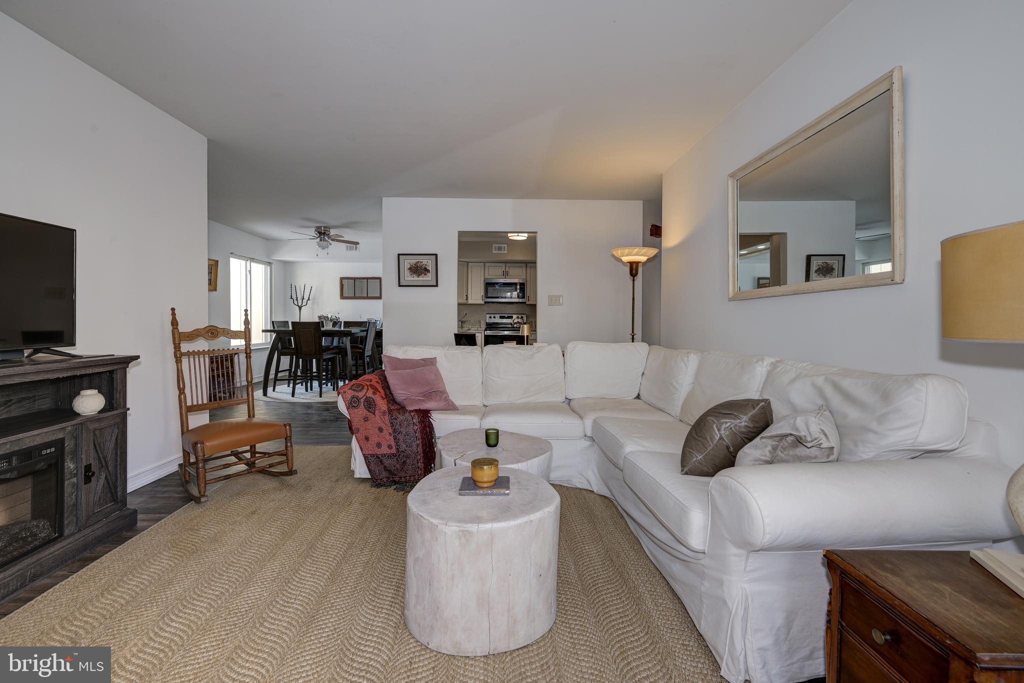375 WOODLAKE DRIVE