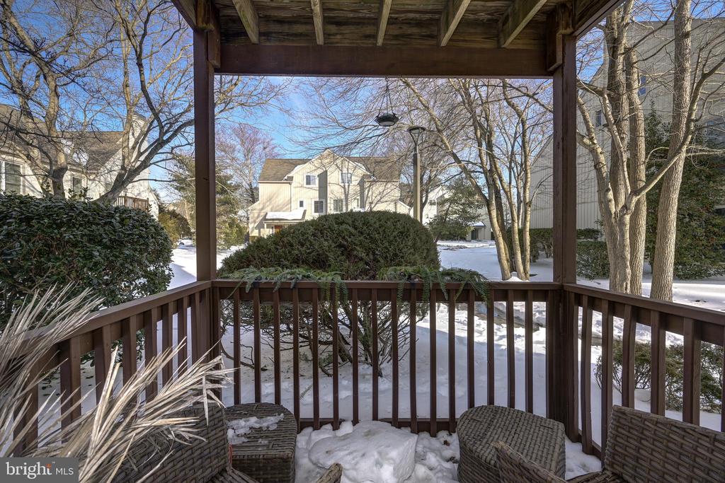 375 WOODLAKE DRIVE