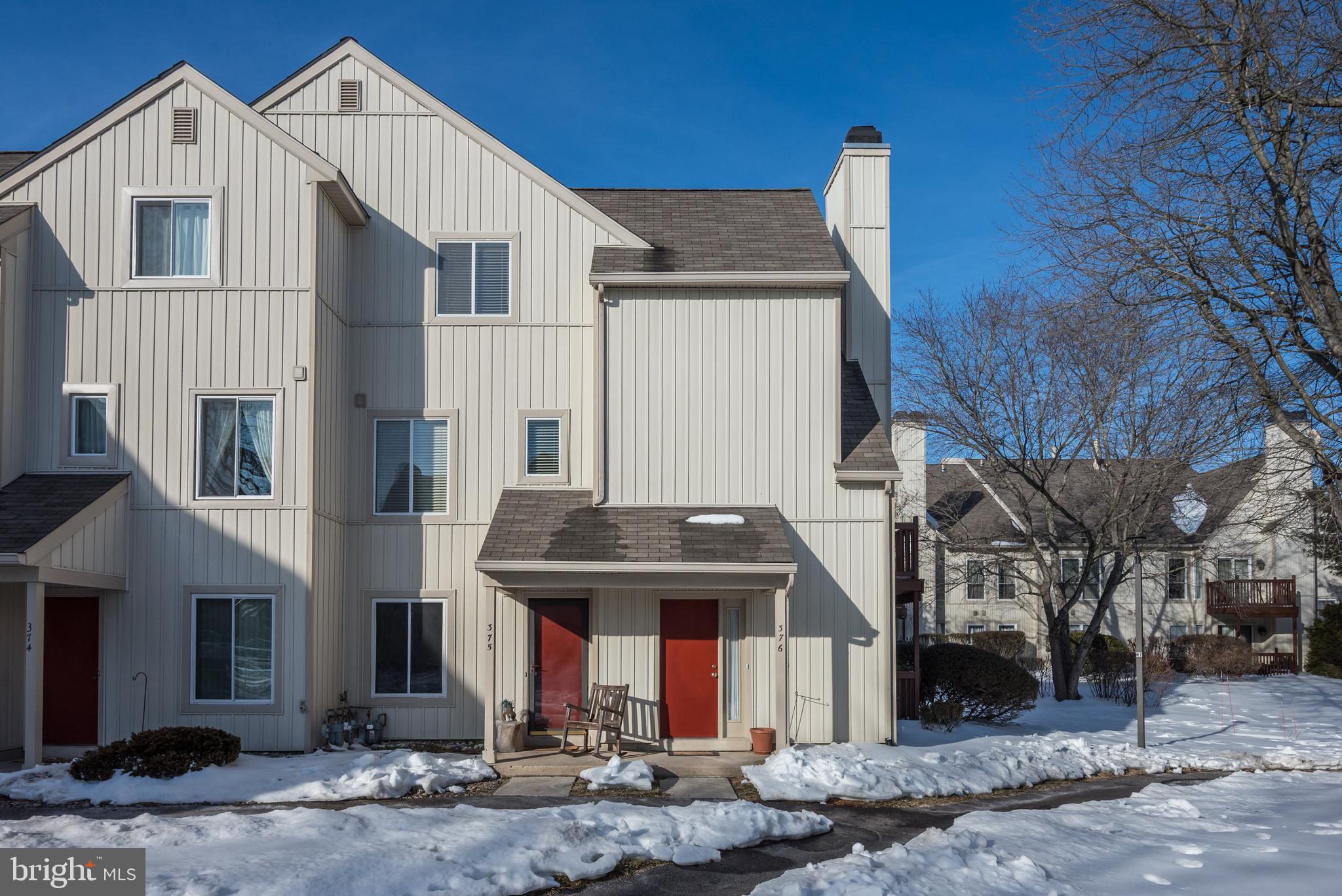 375 WOODLAKE DRIVE