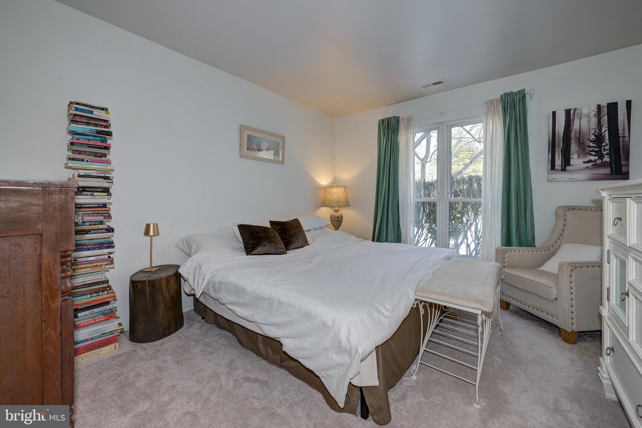 375 WOODLAKE DRIVE