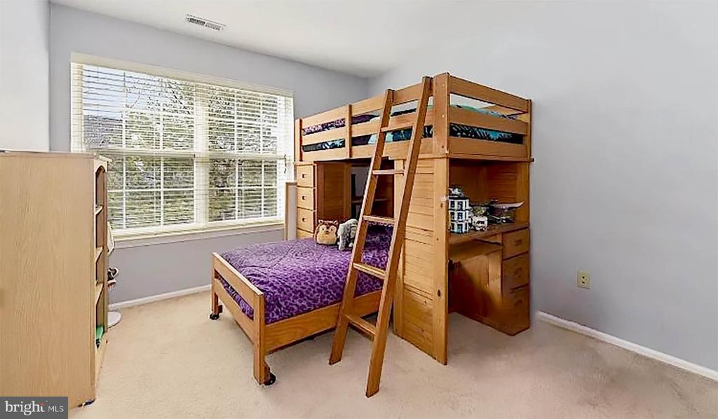 1506 SQUIRREL ROAD