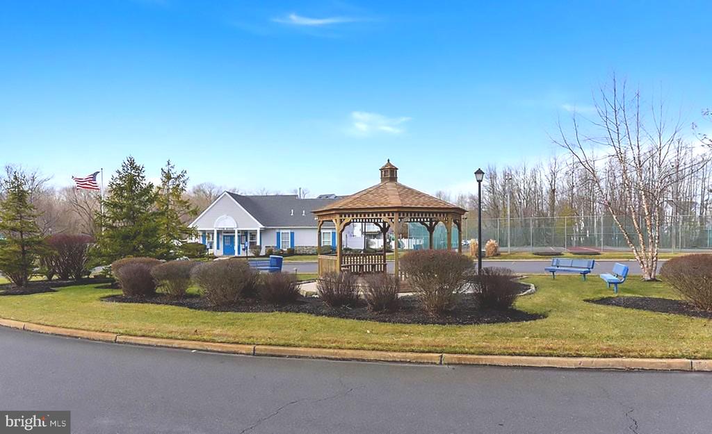 1506 SQUIRREL ROAD
