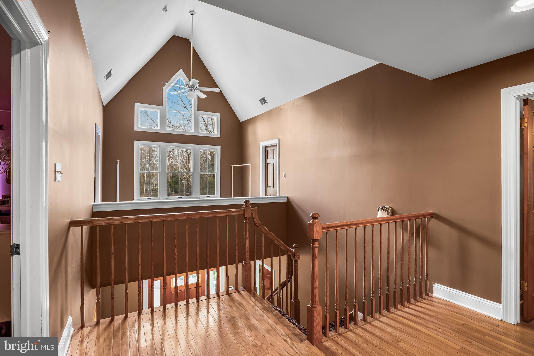 3 S LAKESIDE DRIVE W