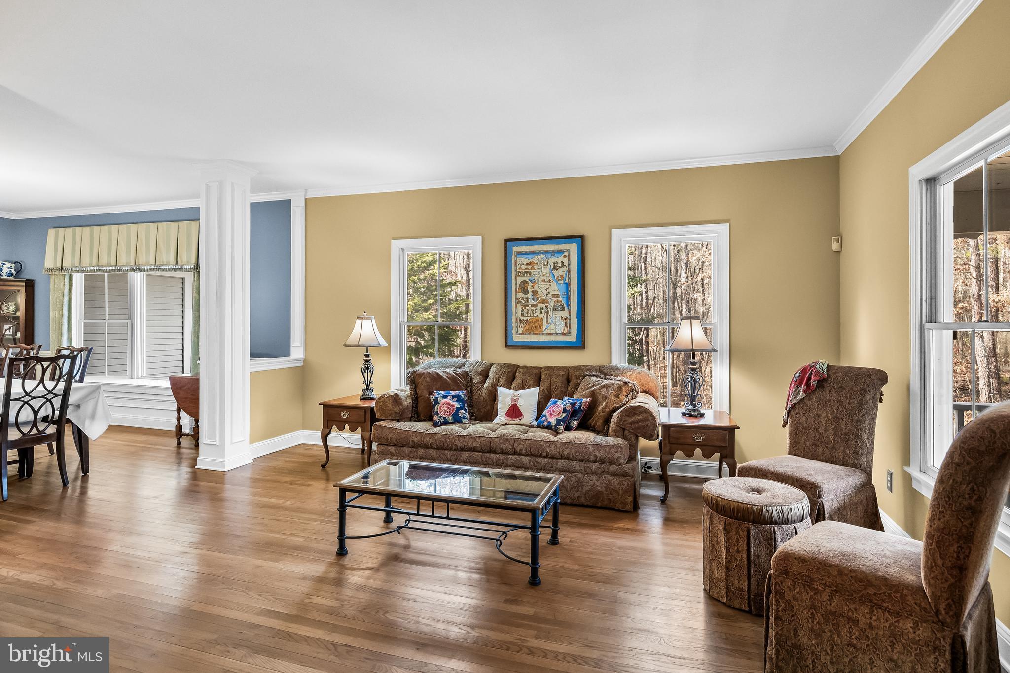 3 S LAKESIDE DRIVE W