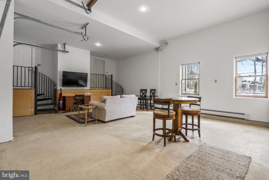 611 NEW ALBANY ROAD