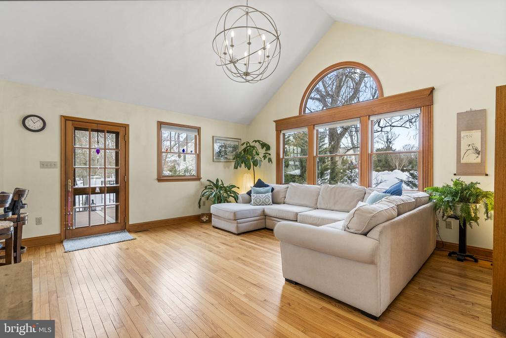 611 NEW ALBANY ROAD