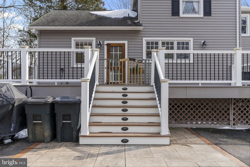 611 NEW ALBANY ROAD