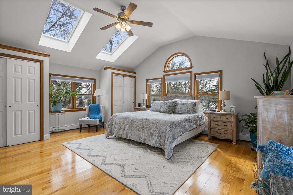 611 NEW ALBANY ROAD