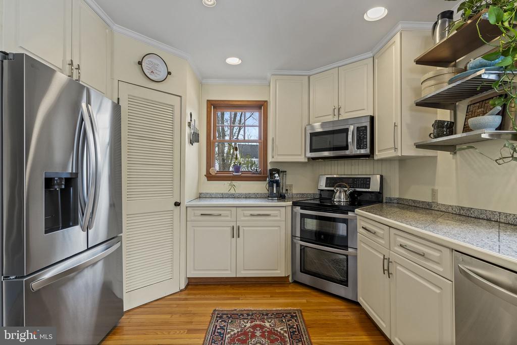 611 NEW ALBANY ROAD