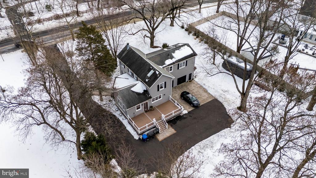 611 NEW ALBANY ROAD