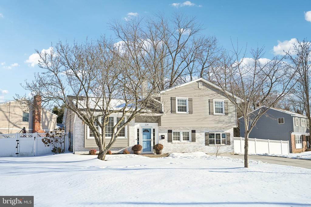 224 TEAL LANE