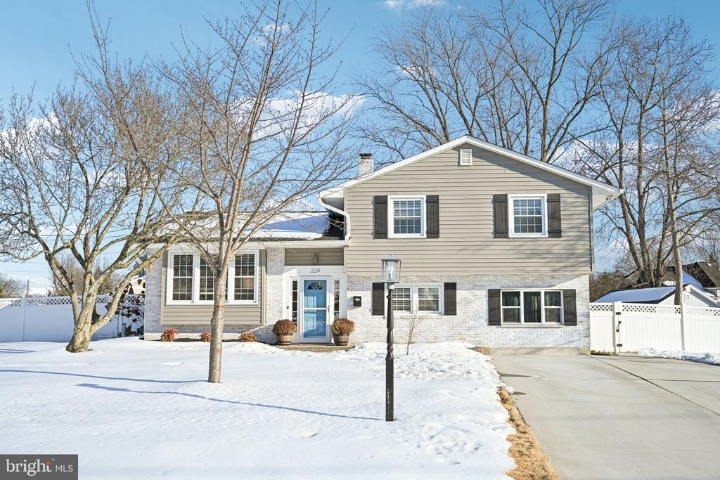 224 TEAL LANE