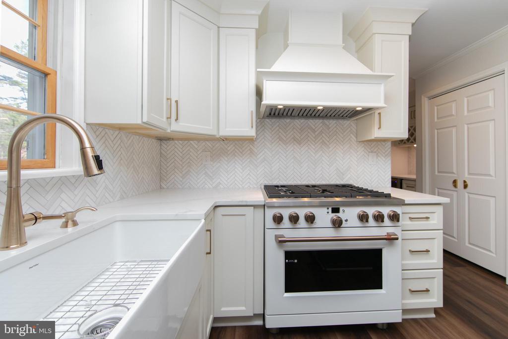 3 ALDWORTH COURT