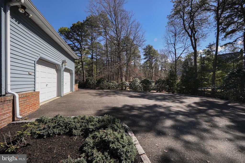 3 ALDWORTH COURT