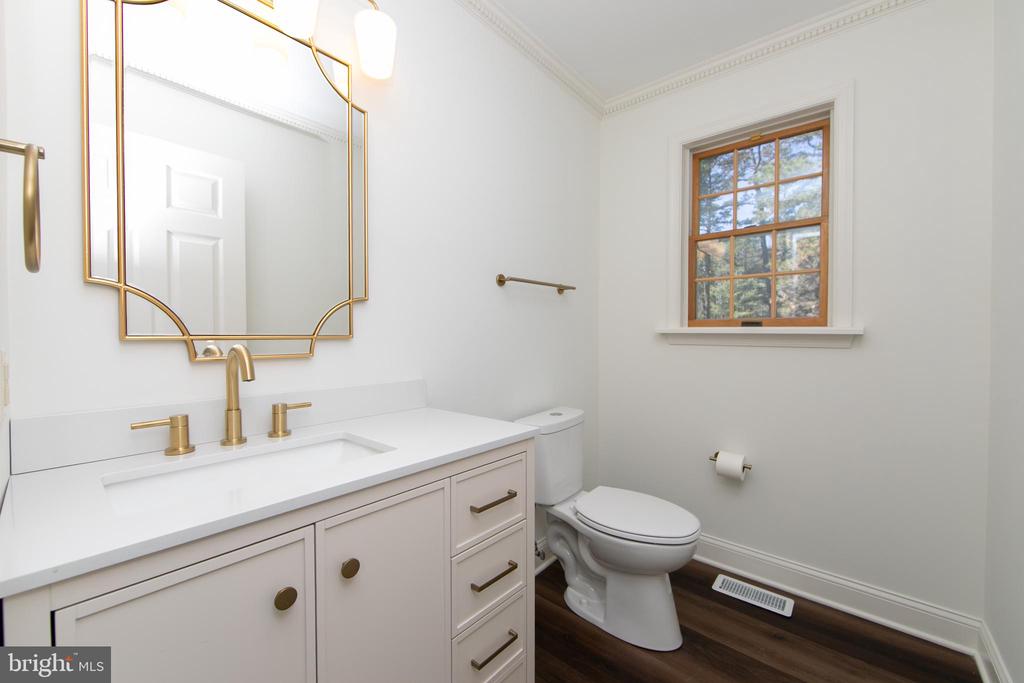 3 ALDWORTH COURT