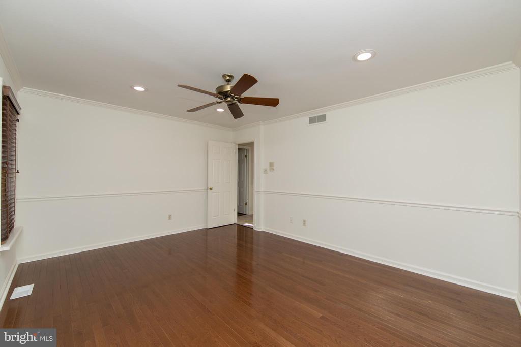3 ALDWORTH COURT