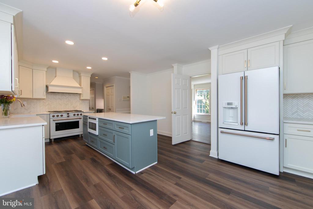 3 ALDWORTH COURT