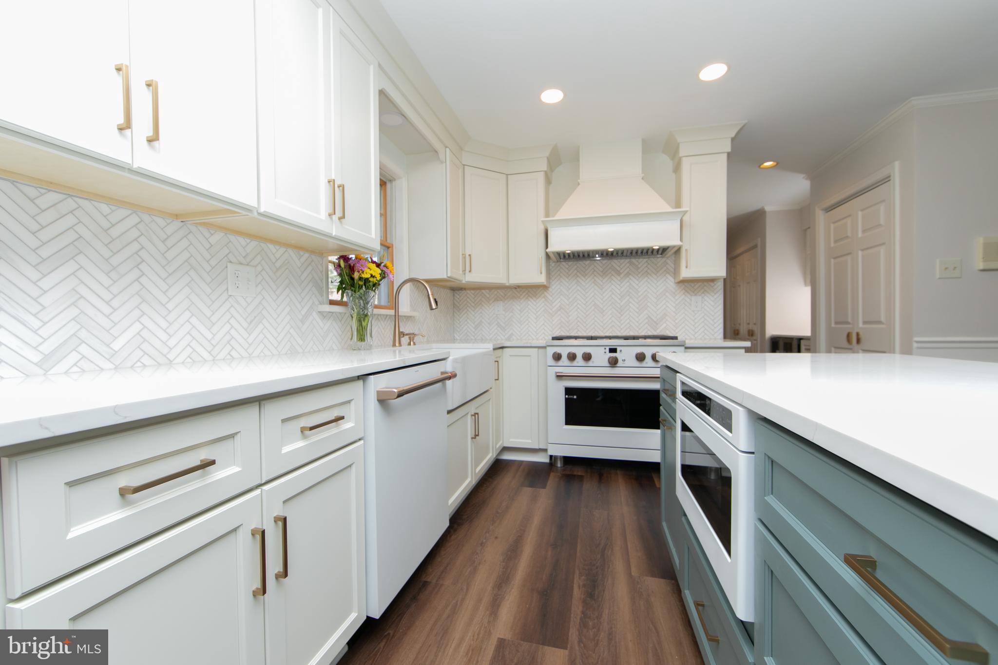 3 ALDWORTH COURT