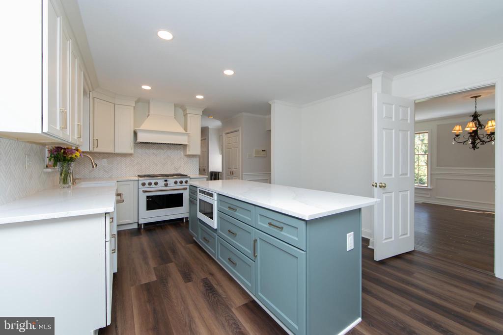 3 ALDWORTH COURT