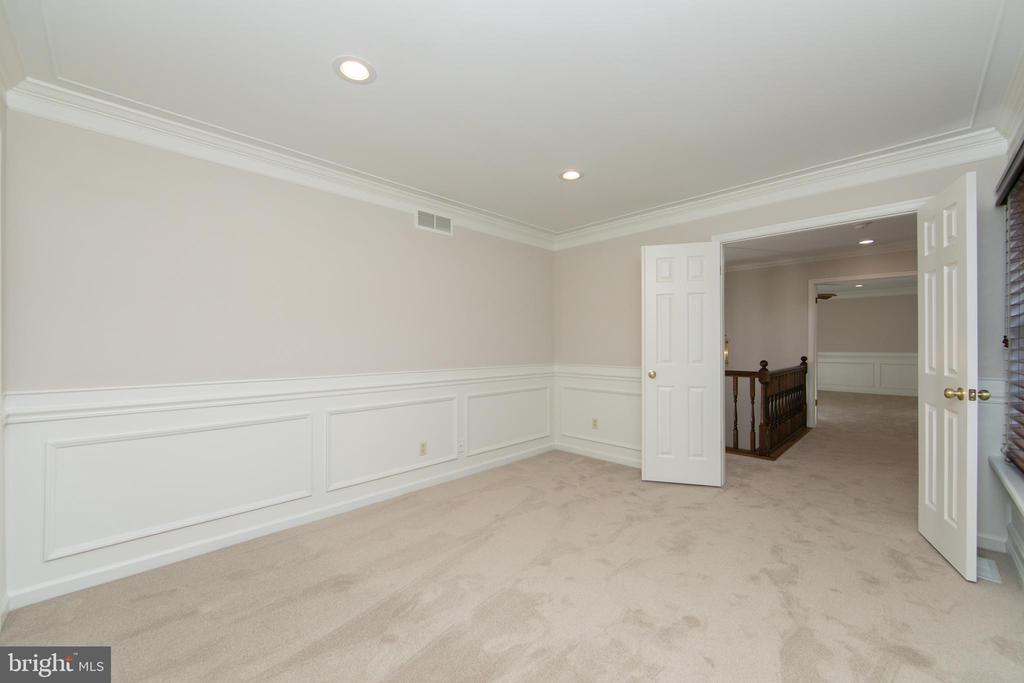 3 ALDWORTH COURT