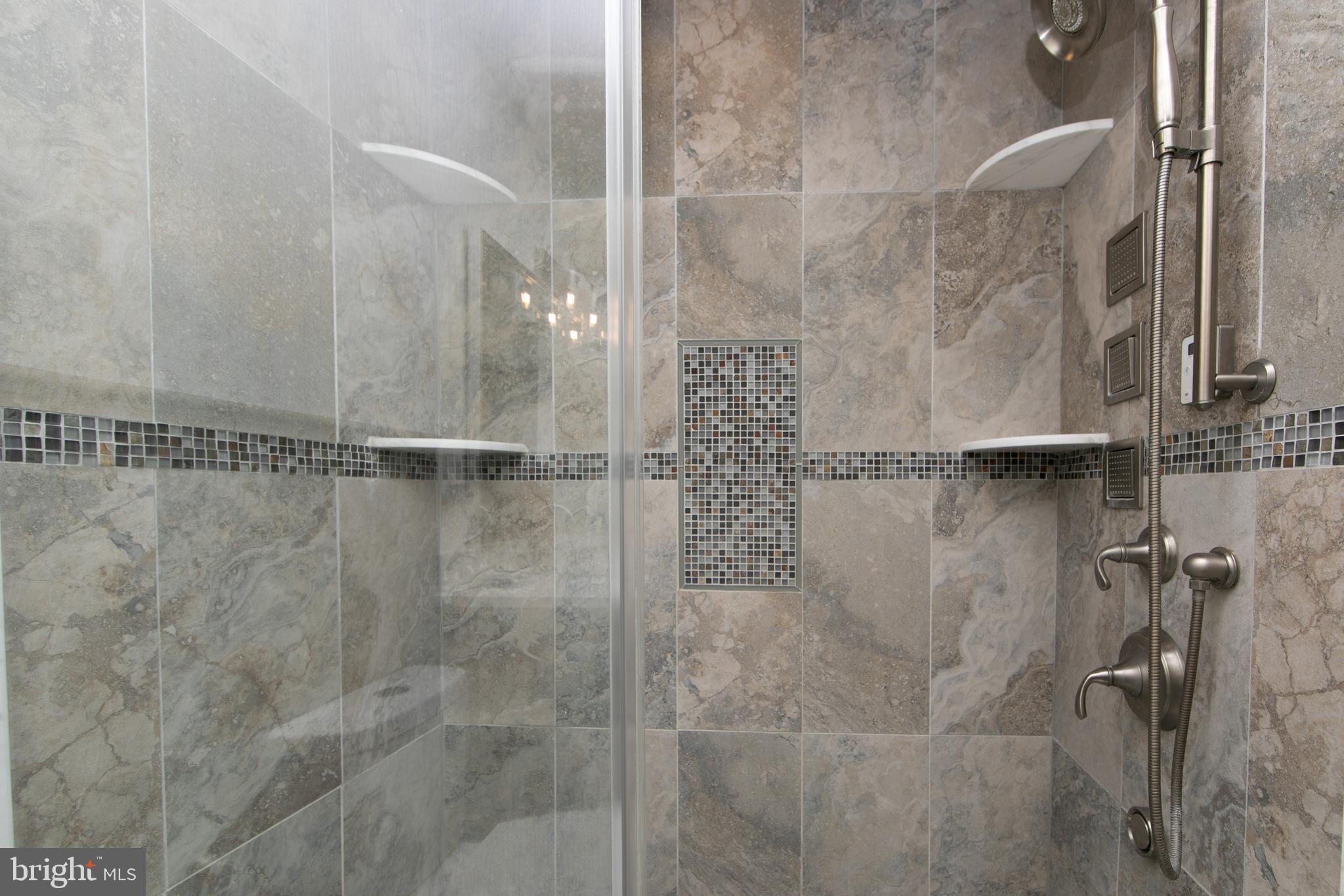 3 ALDWORTH COURT