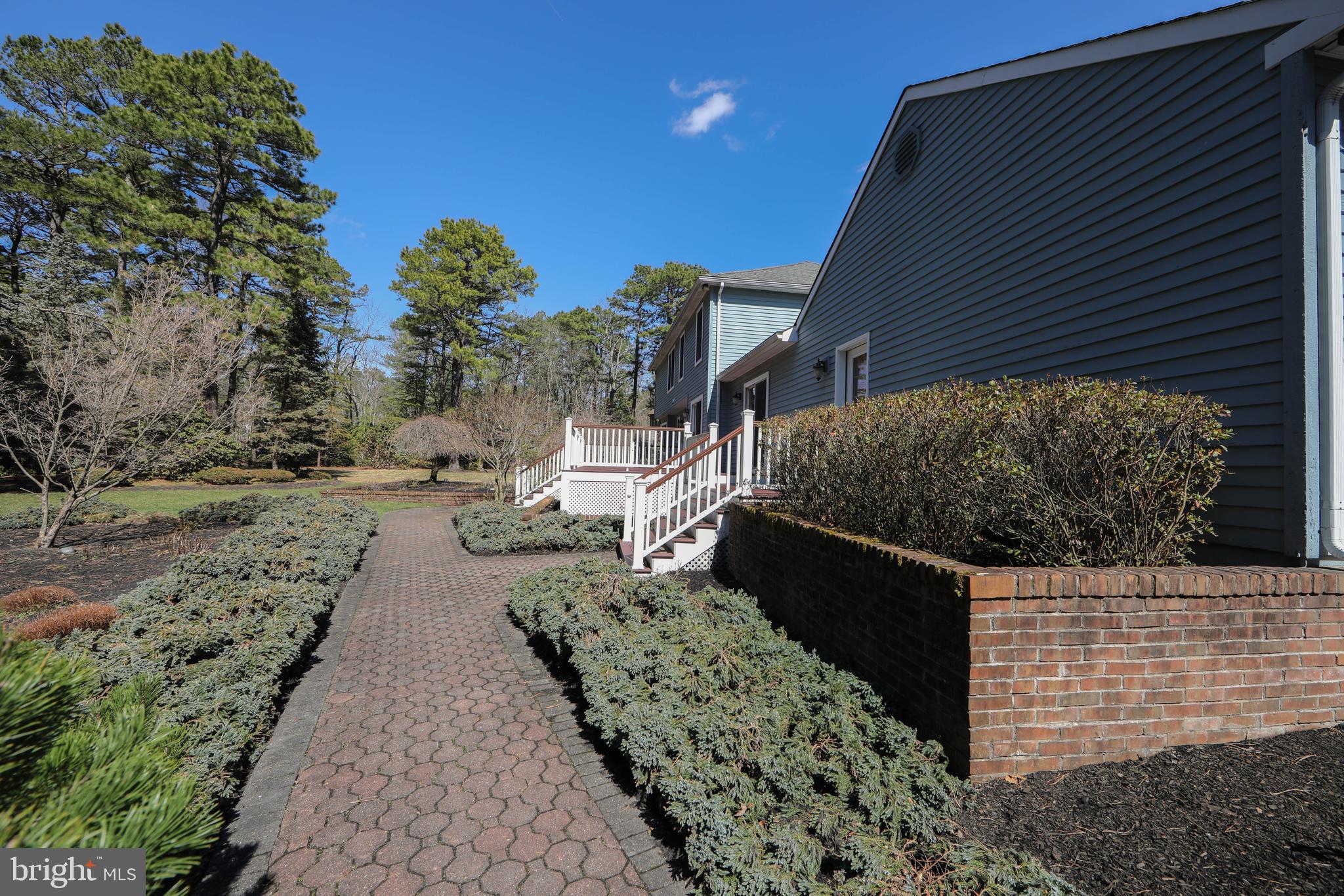 3 ALDWORTH COURT