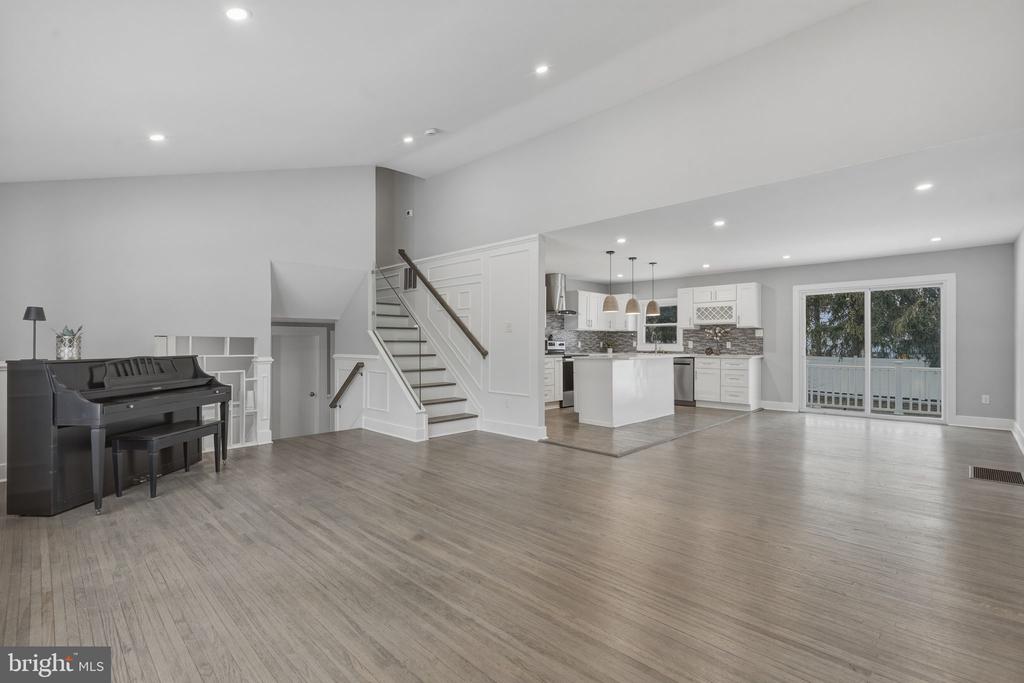 323 PARRY ROAD