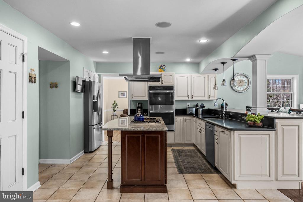 9 WETHERSFIELD DRIVE
