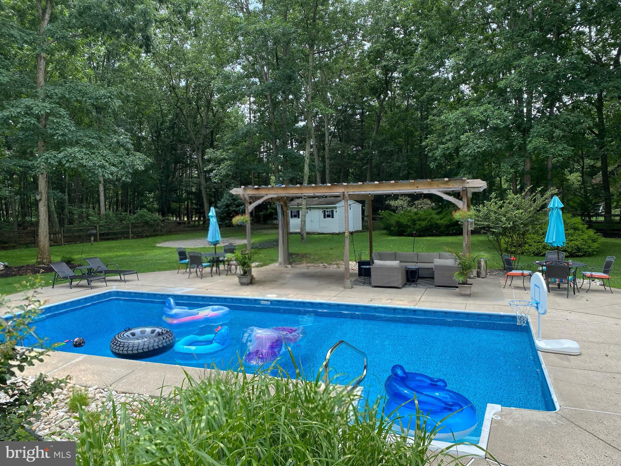9 WETHERSFIELD DRIVE