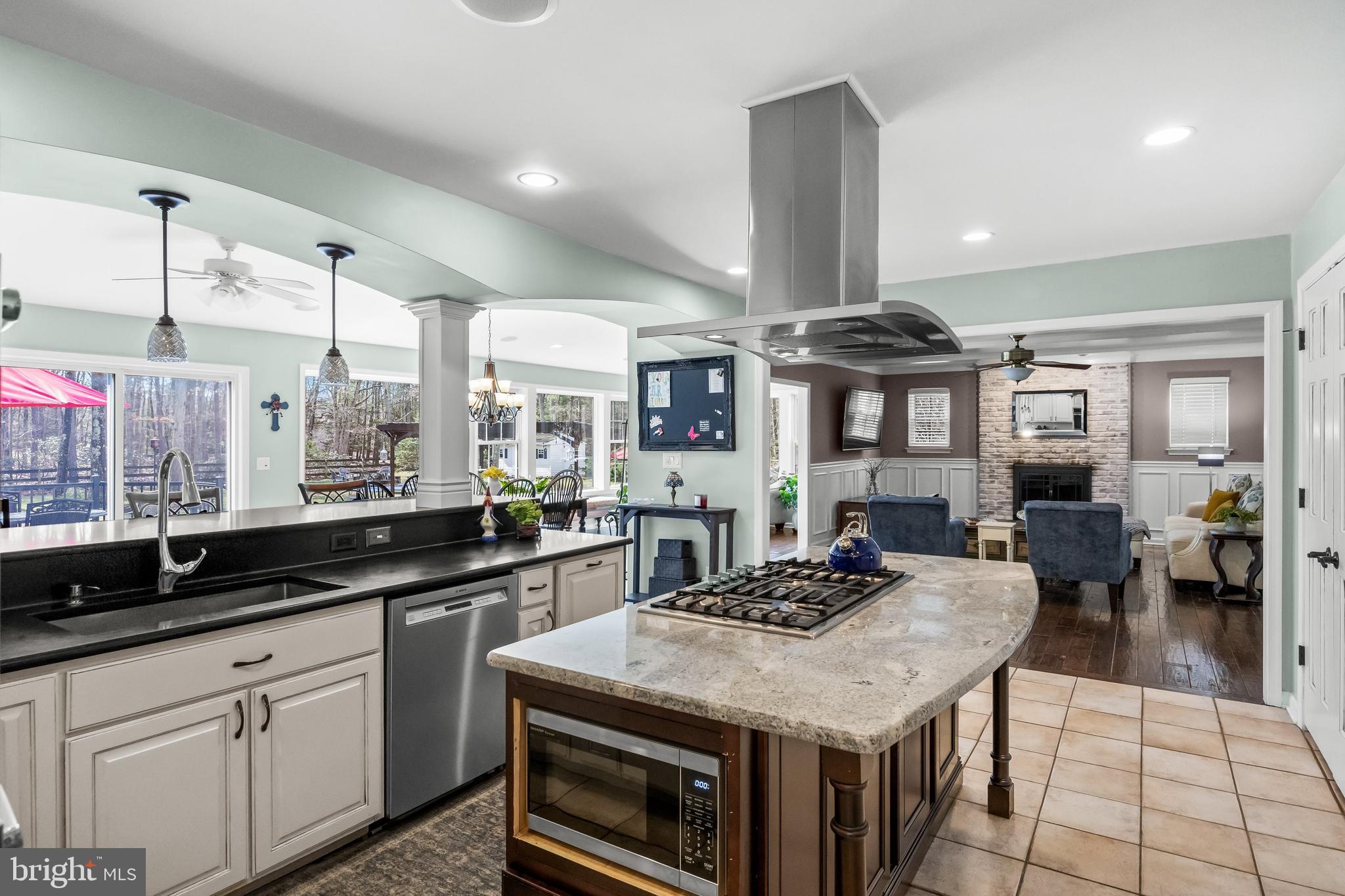 9 WETHERSFIELD DRIVE
