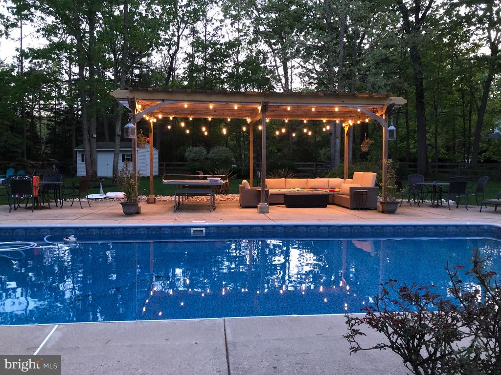 9 WETHERSFIELD DRIVE