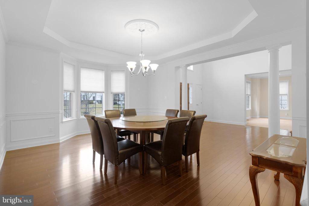 9 FOXCROFT WAY