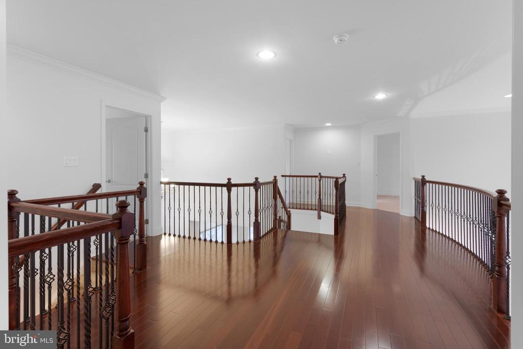 9 FOXCROFT WAY