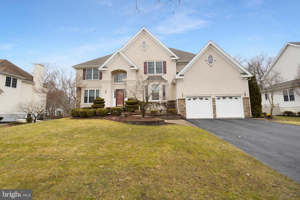 9 FOXCROFT WAY