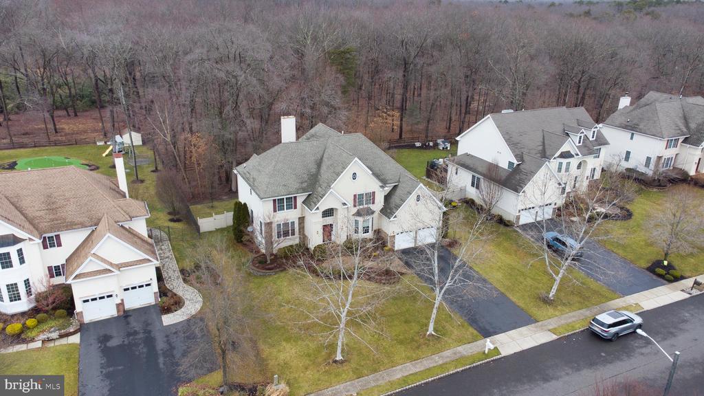 9 FOXCROFT WAY