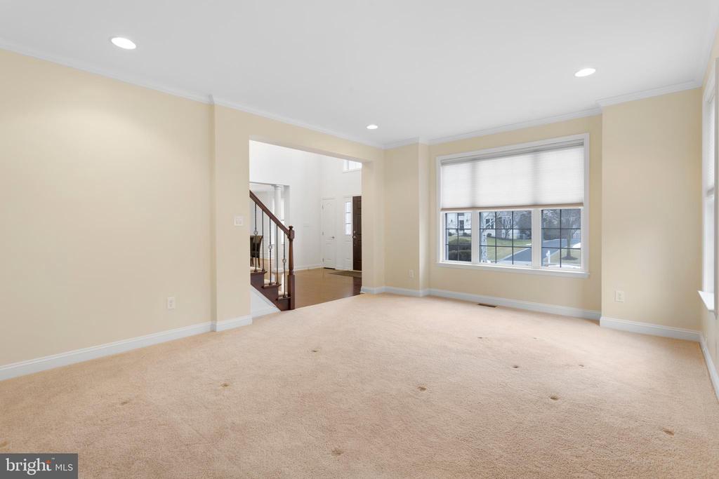 9 FOXCROFT WAY
