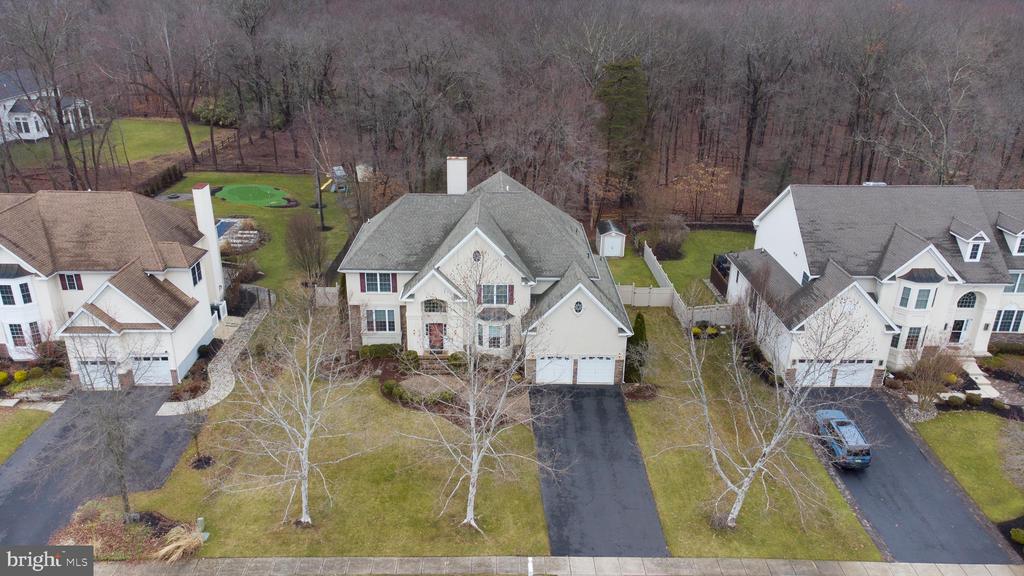 9 FOXCROFT WAY