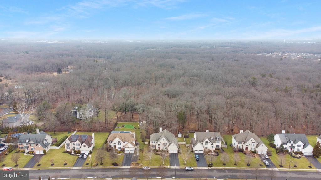 9 FOXCROFT WAY