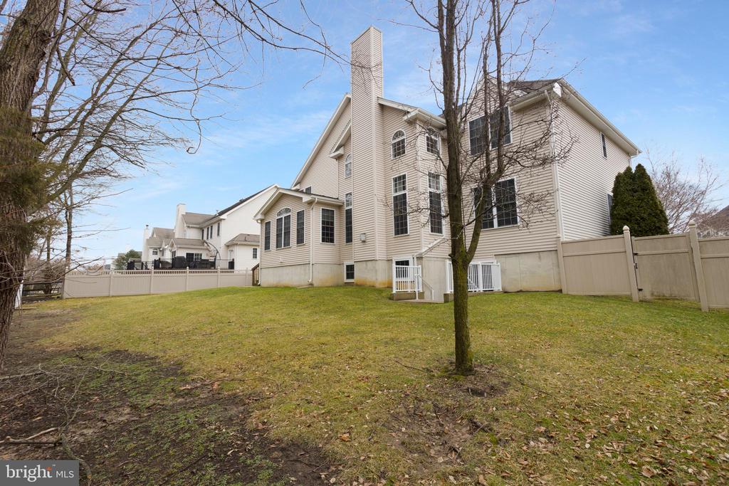 9 FOXCROFT WAY