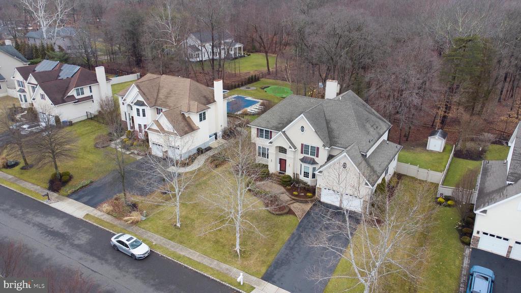 9 FOXCROFT WAY