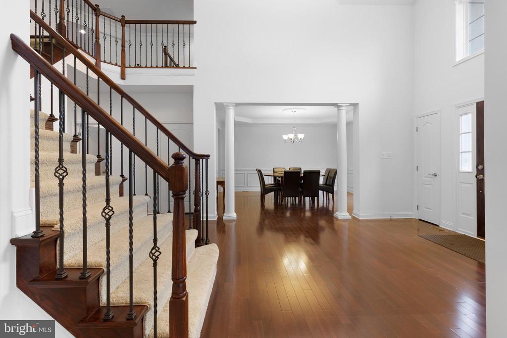 9 FOXCROFT WAY