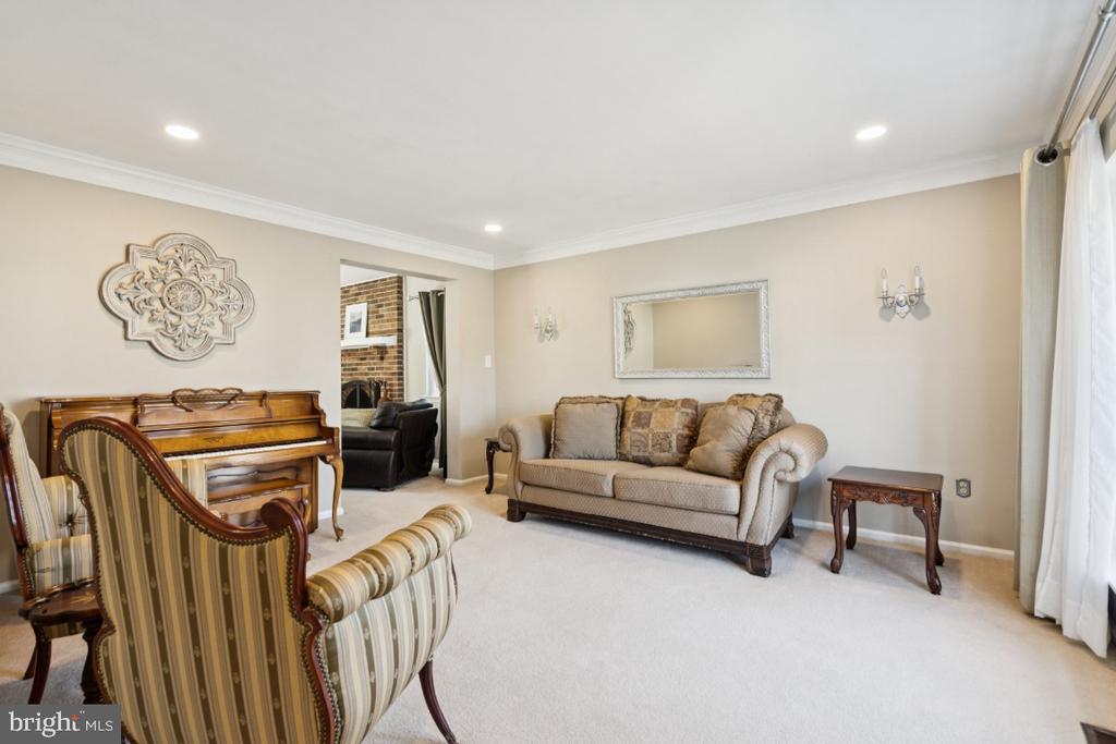 24 WHITECHAPEL DRIVE