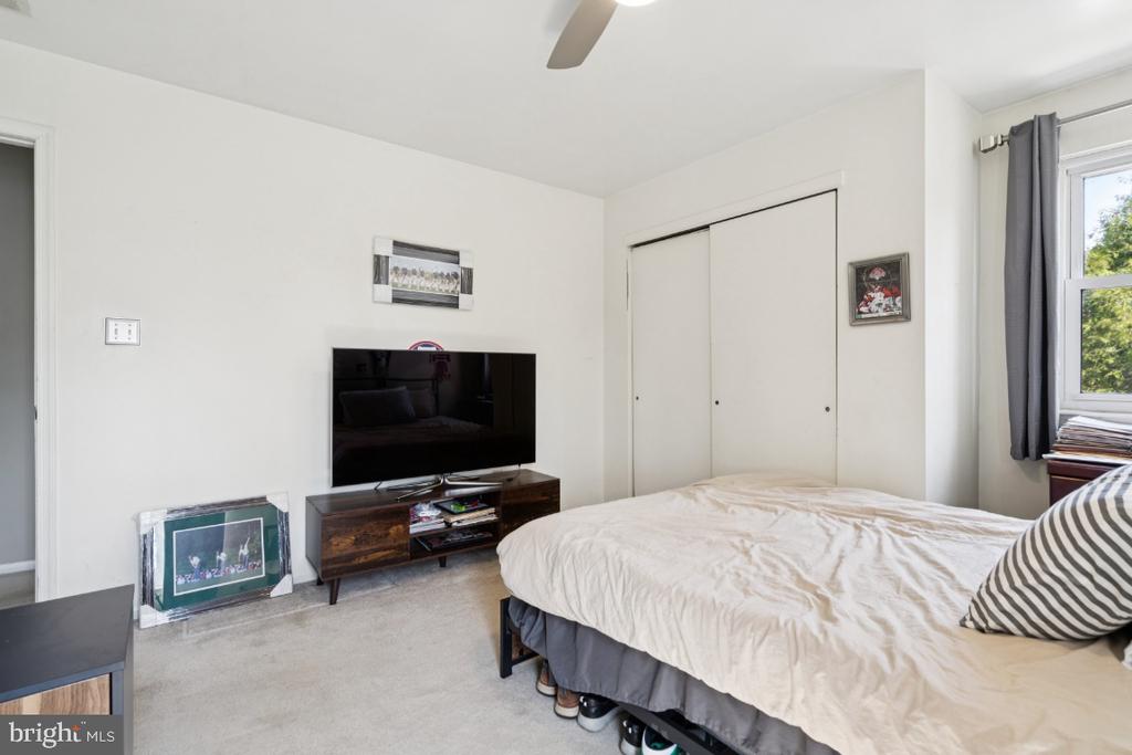 24 WHITECHAPEL DRIVE