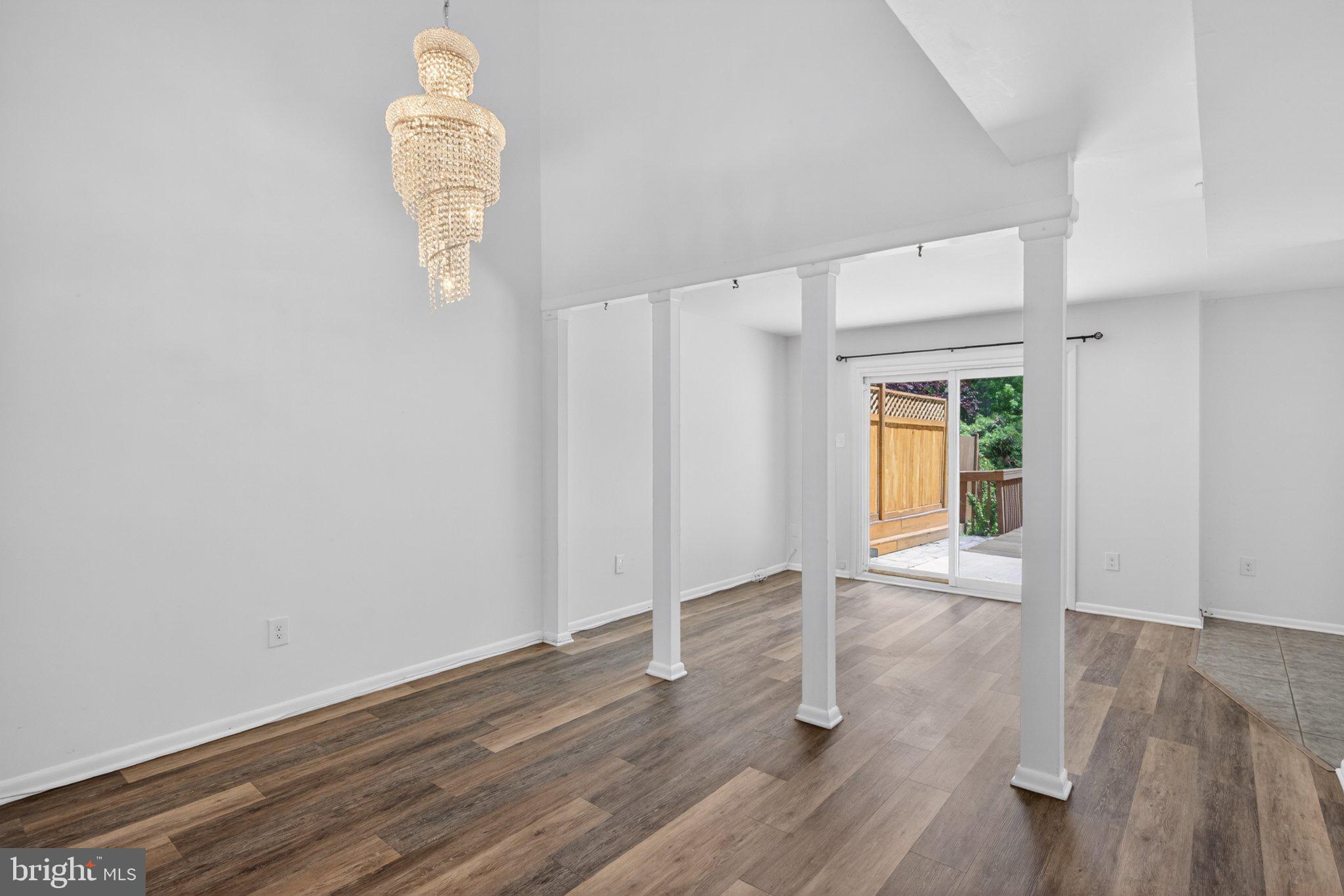 313 BARTON RUN BOULEVARD