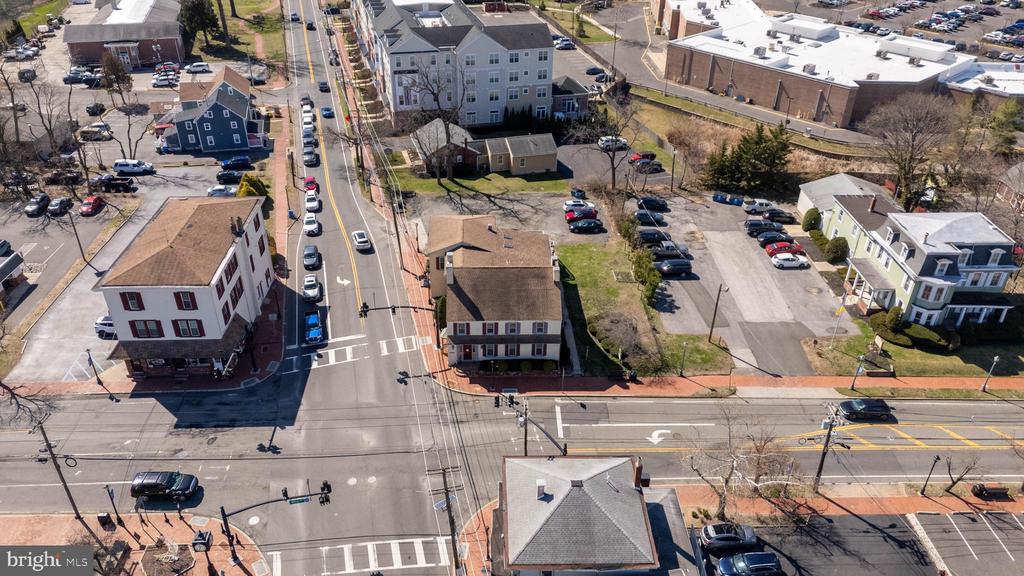 1 W MAIN STREET