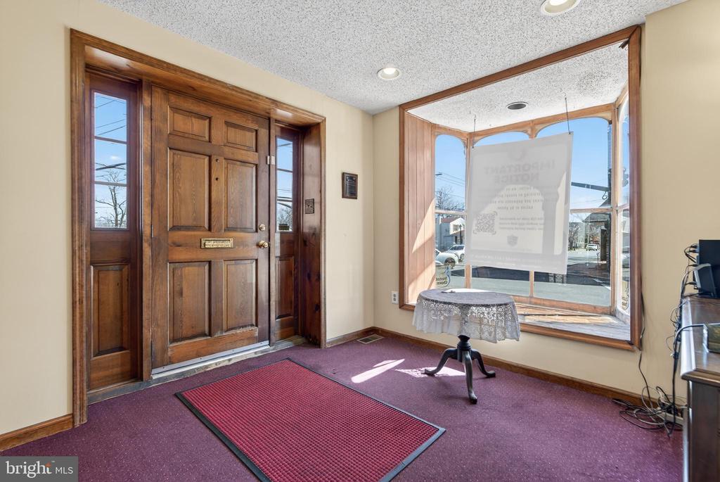 1 W MAIN STREET