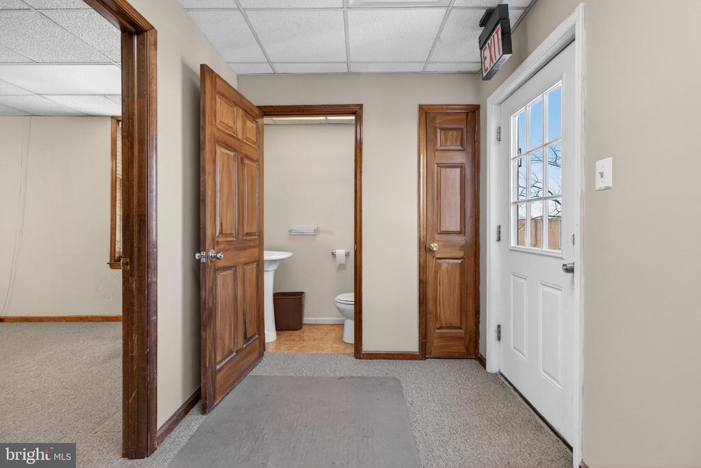 1 W MAIN STREET