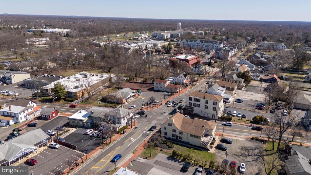 1 W MAIN STREET
