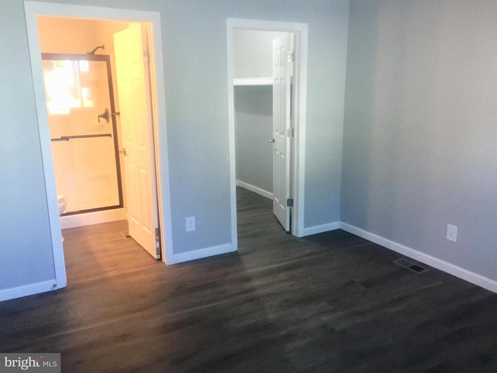 1609 WOODHOLLOW DRIVE